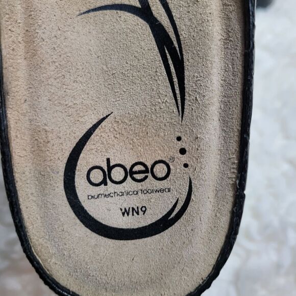 Abeo BIO System Sandals Womens Size 9 Footbed Coronado Croc Embossed Black - Picture 7 of 10